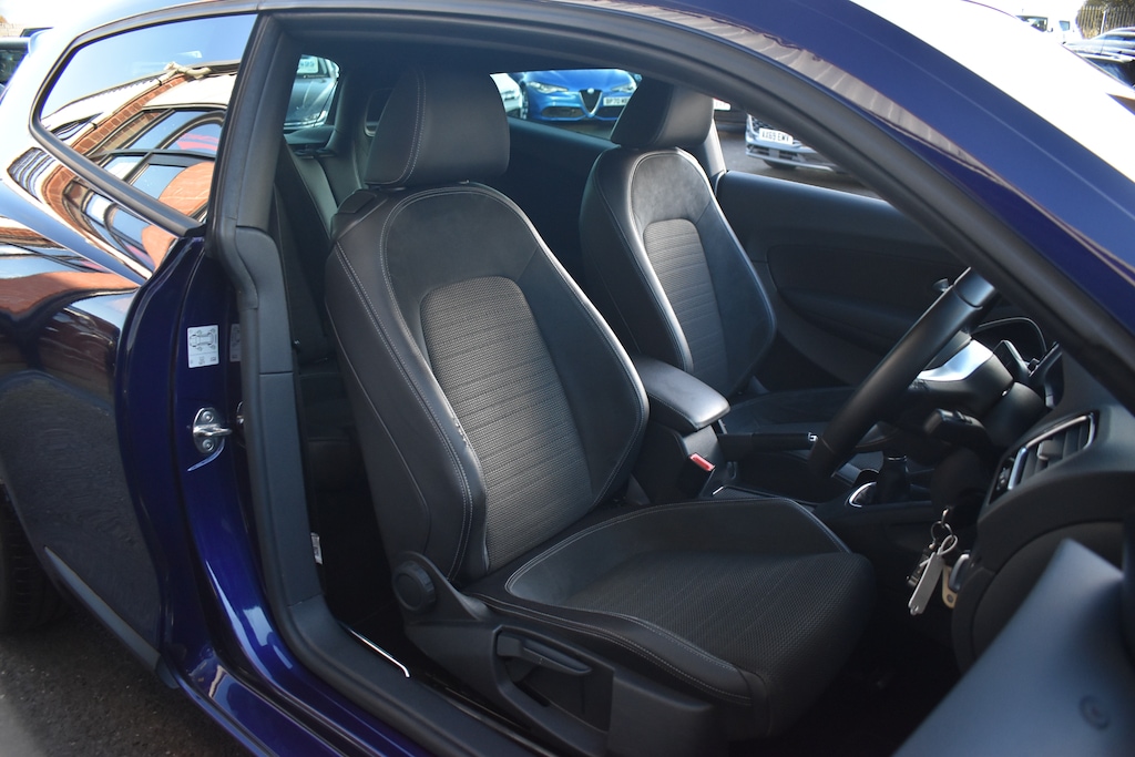 Used Volkswagen Scirocco 2016 for sale - 76788575: Photo 9