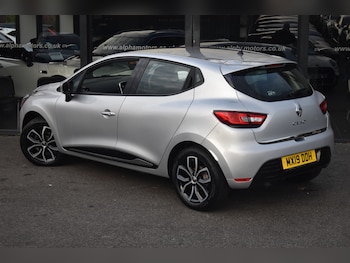Used Renault Clio 2019 for sale - 76652879: Photo