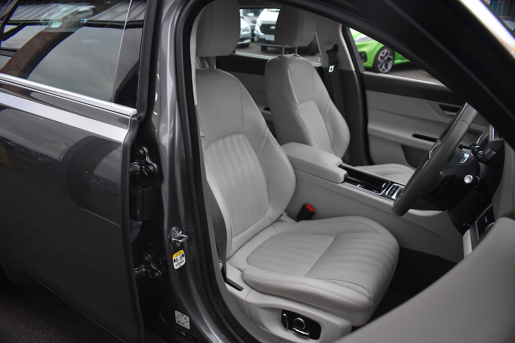 Used Jaguar XF 2018 for sale - 77079307: Photo 9