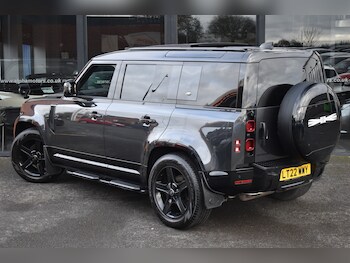 Used Land Rover Defender 2022 for sale - 77532441: Photo