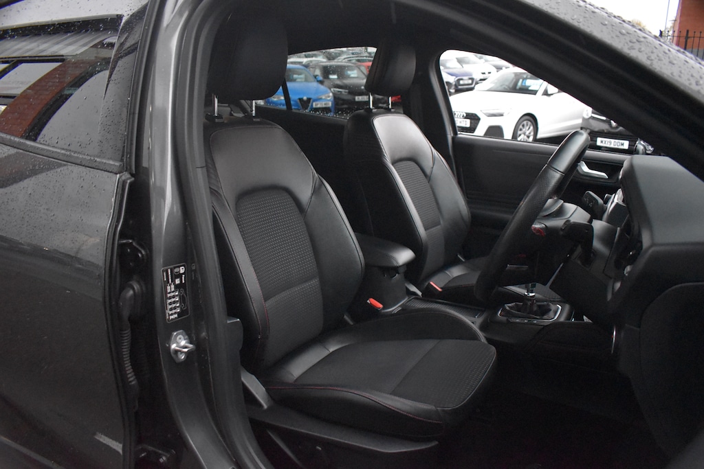 Used Ford Focus 2019 for sale - 76835089: Photo 9