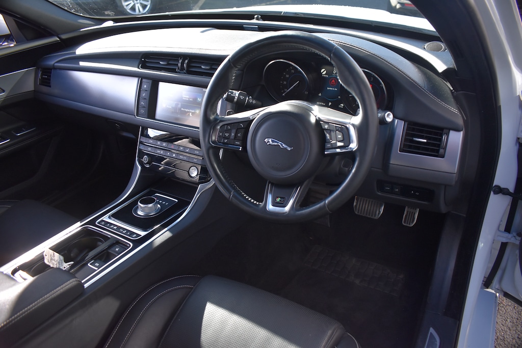 Used Jaguar XF 2016 for sale - 77746356: Photo 10