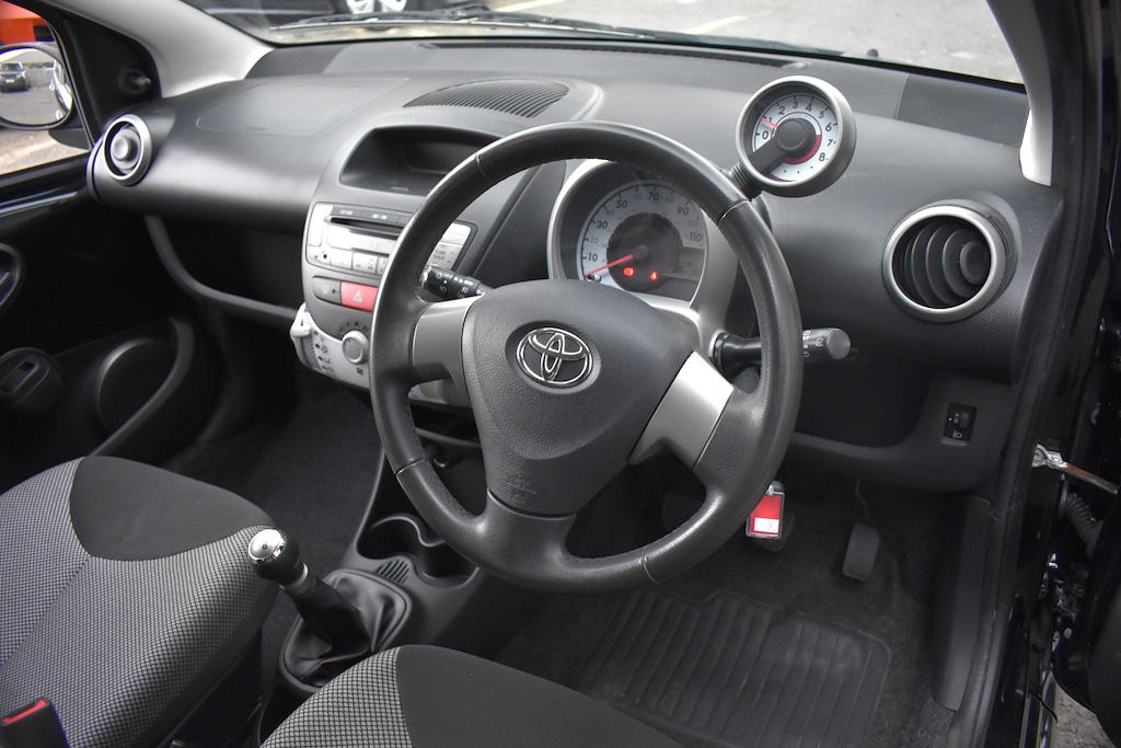 Used Toyota AYGO 2013 for sale - 77995400: Photo 10