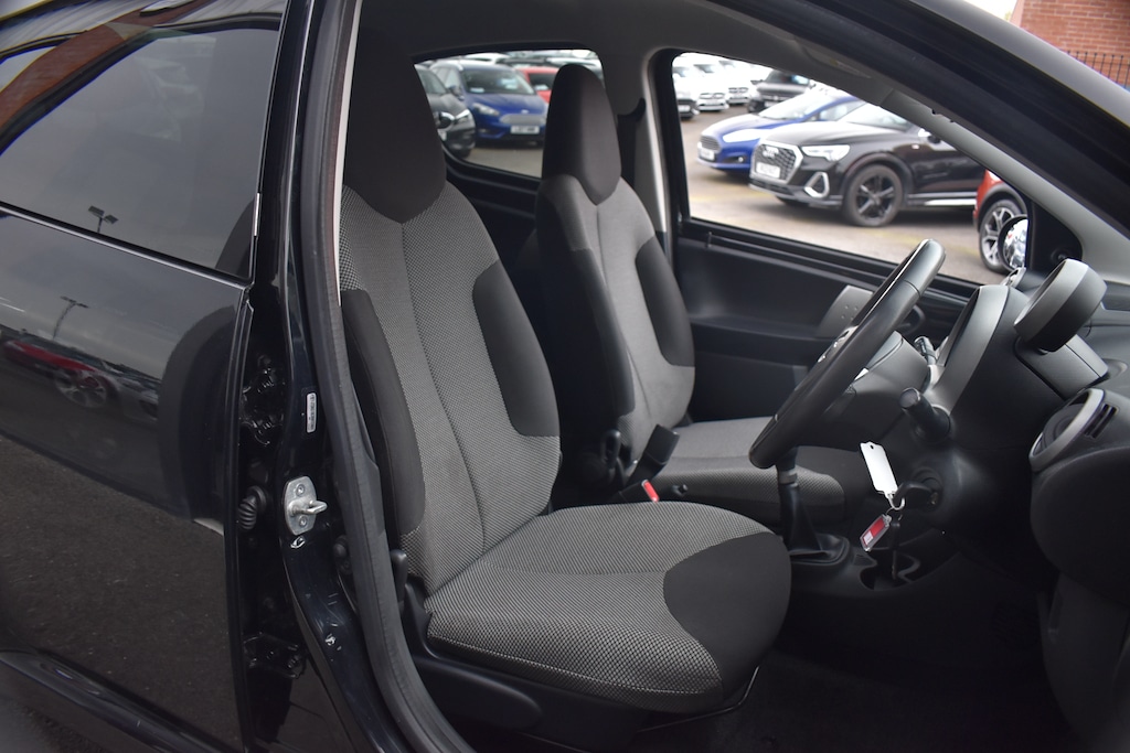 Used Toyota AYGO 2013 for sale - 77995400: Photo 9