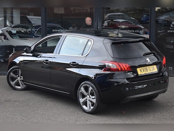 Used Peugeot 308 2018 for sale - 76196208: Photo 2