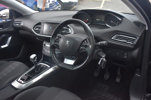 Used Peugeot 308 2018 for sale - 76196208: Photo 9