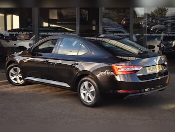 Used Skoda Superb 2019 for sale - 76540208: Photo