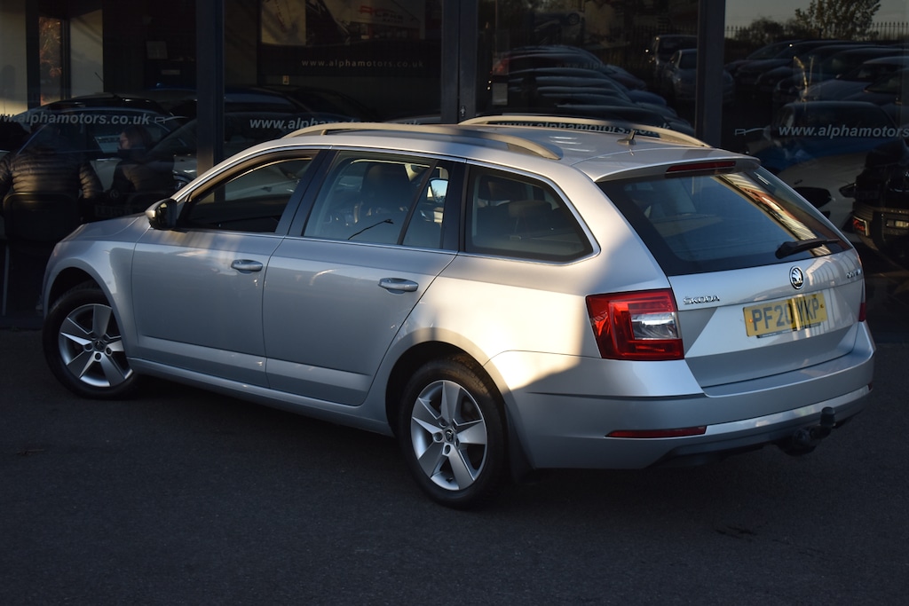 Used Skoda Octavia 2020 for sale - 76889066: Photo 2