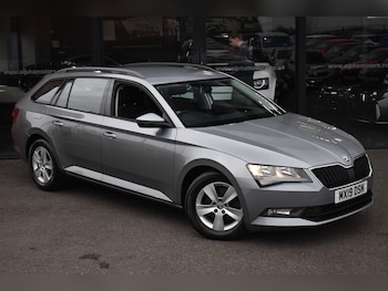 Used Skoda Superb 2019 for sale - 77333453: Photo