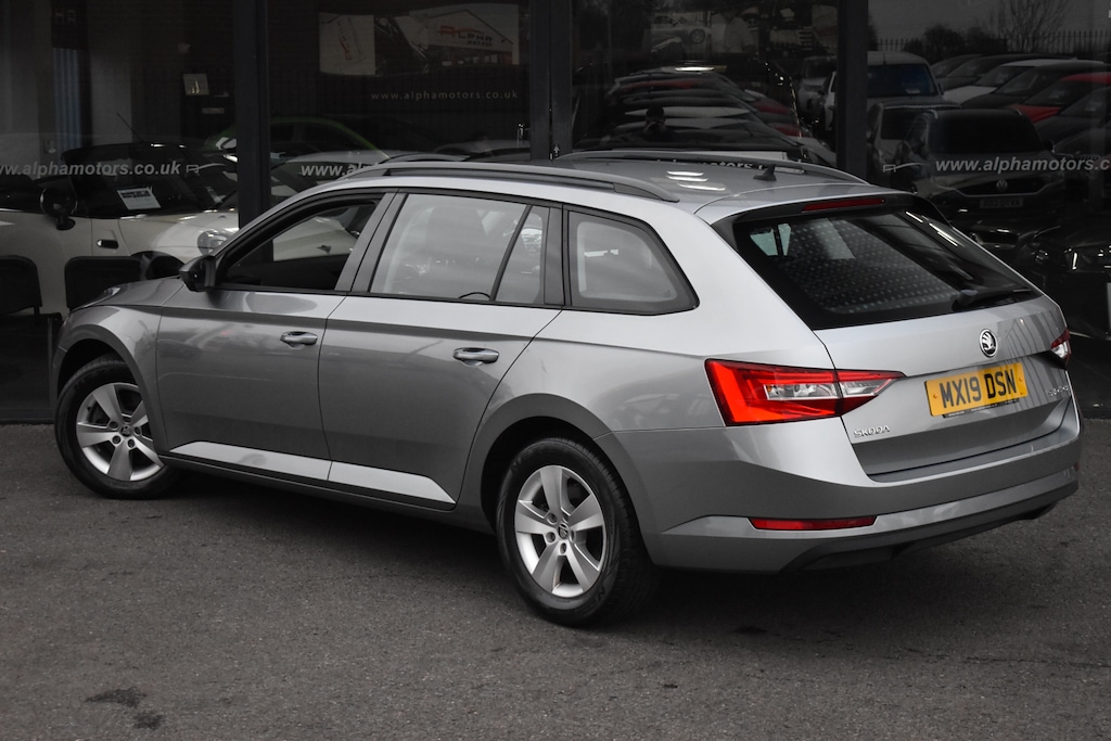 Used Skoda Superb 2019 for sale - 77333453: Photo 2