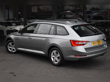 Used Skoda Superb 2019 for sale - 77333453: Photo