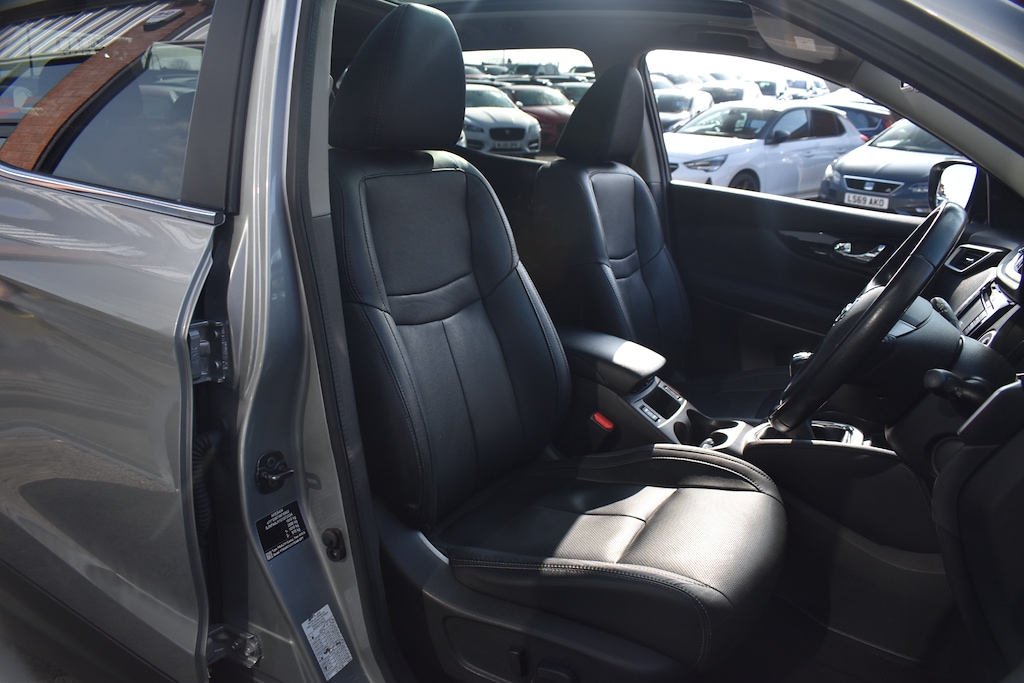 Used Nissan Qashqai 2017 for sale - 77778840: Photo 9