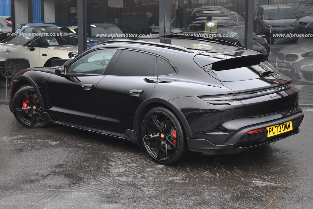 Used Porsche Taycan 2023 for sale - 77326590: Photo 2