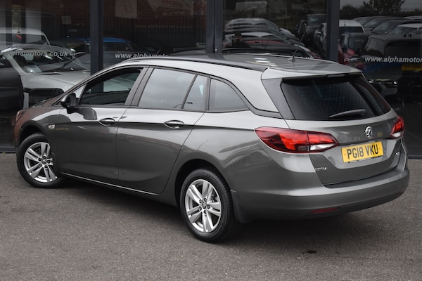 Used Vauxhall Astra 2018 for sale - 76290143: Photo 2