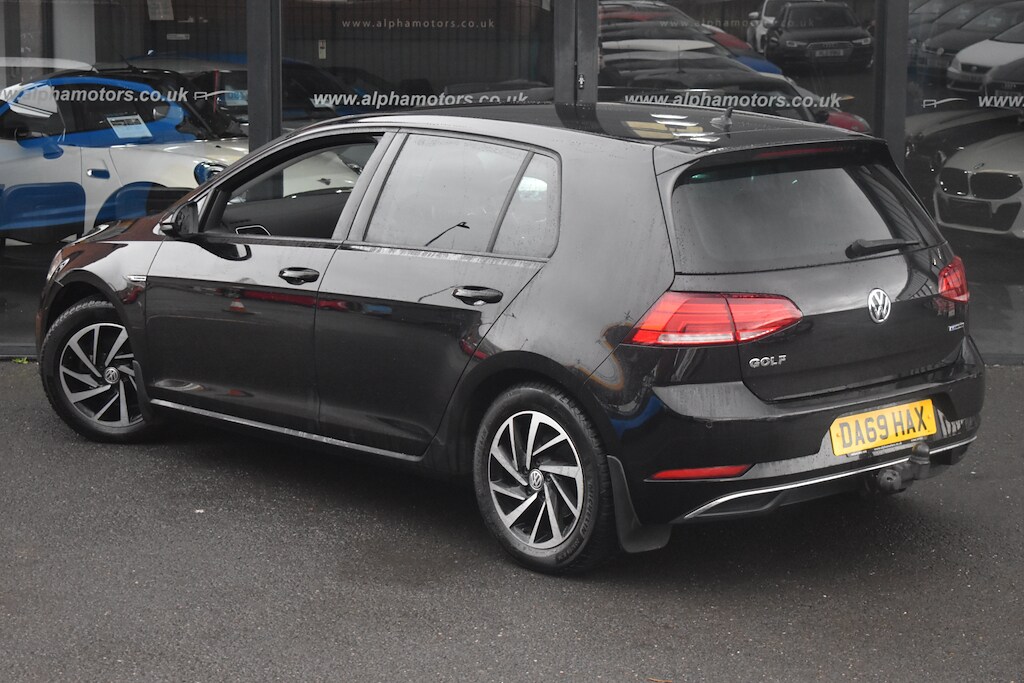 Used Volkswagen Golf 2019 for sale - 76722476: Photo 2