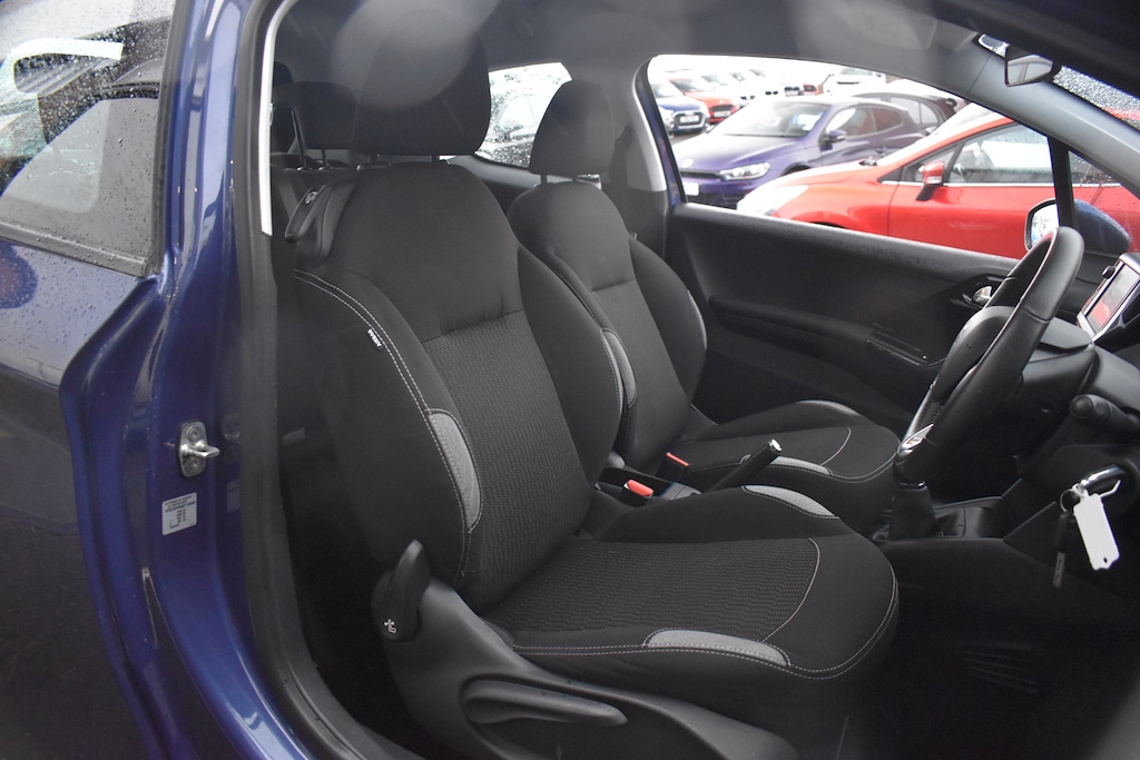 Used Peugeot 208 2016 for sale - 77293746: Photo 9