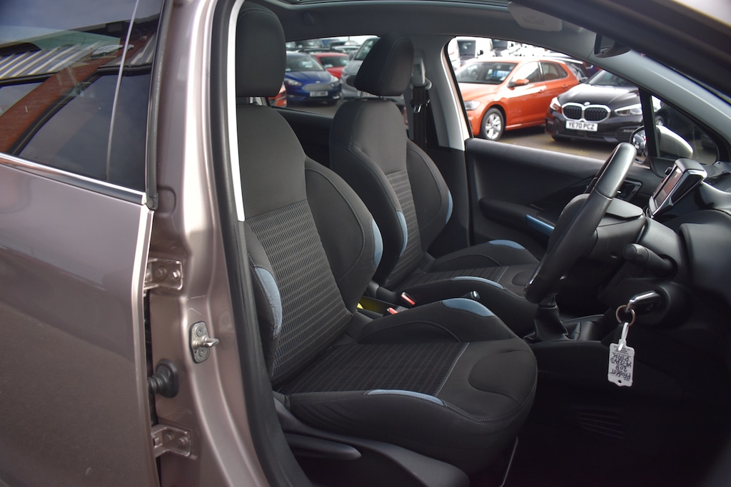 Used Peugeot 208 2012 for sale - 78037010: Photo 9