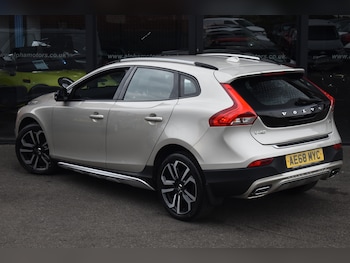 Used Volvo V40 2018 for sale - 78509394: Photo