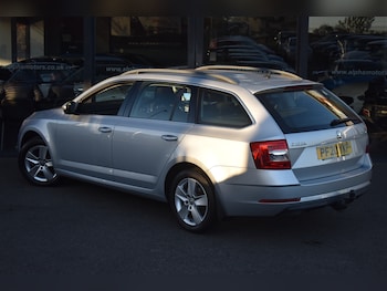Used Skoda Octavia 2020 for sale - 76659780: Photo