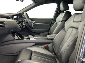 Used Audi Q8 2024 for sale - 74178370: Photo
