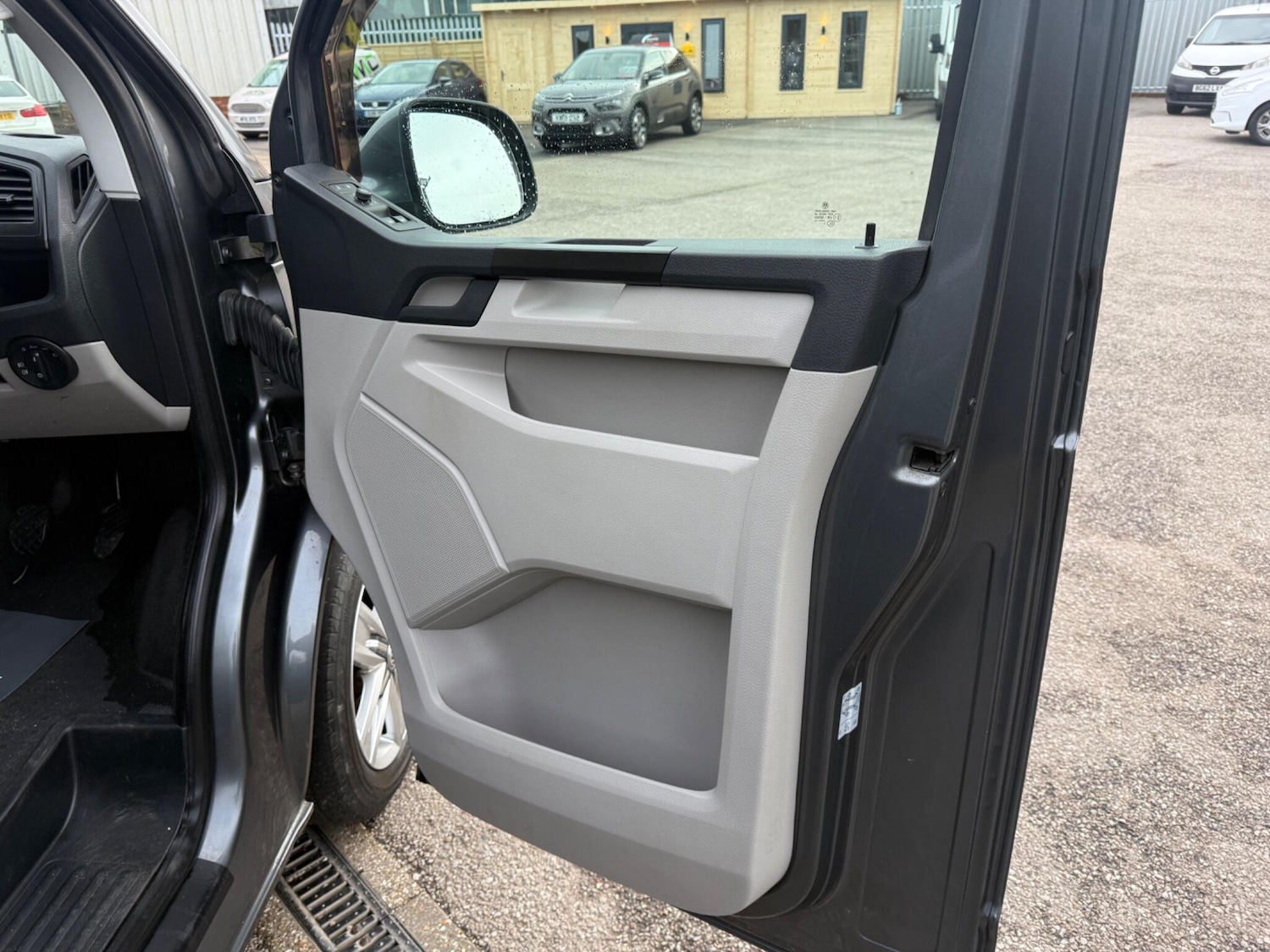 Used Volkswagen Transporter for sale - 77166571: Photo 35