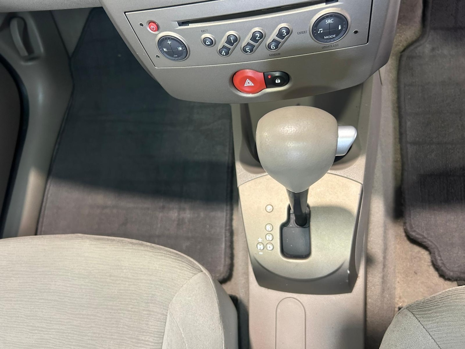 Used Renault Clio 2007 for sale - 76995177: Photo 9