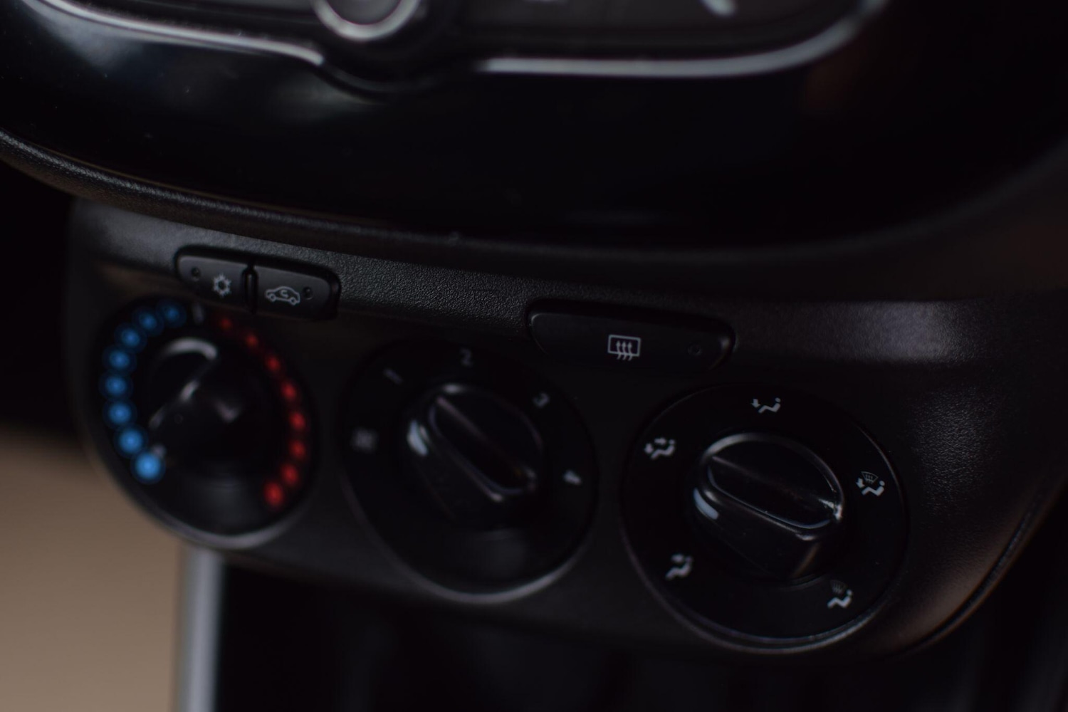 Used Vauxhall Corsa for sale - 78048040: Photo 27