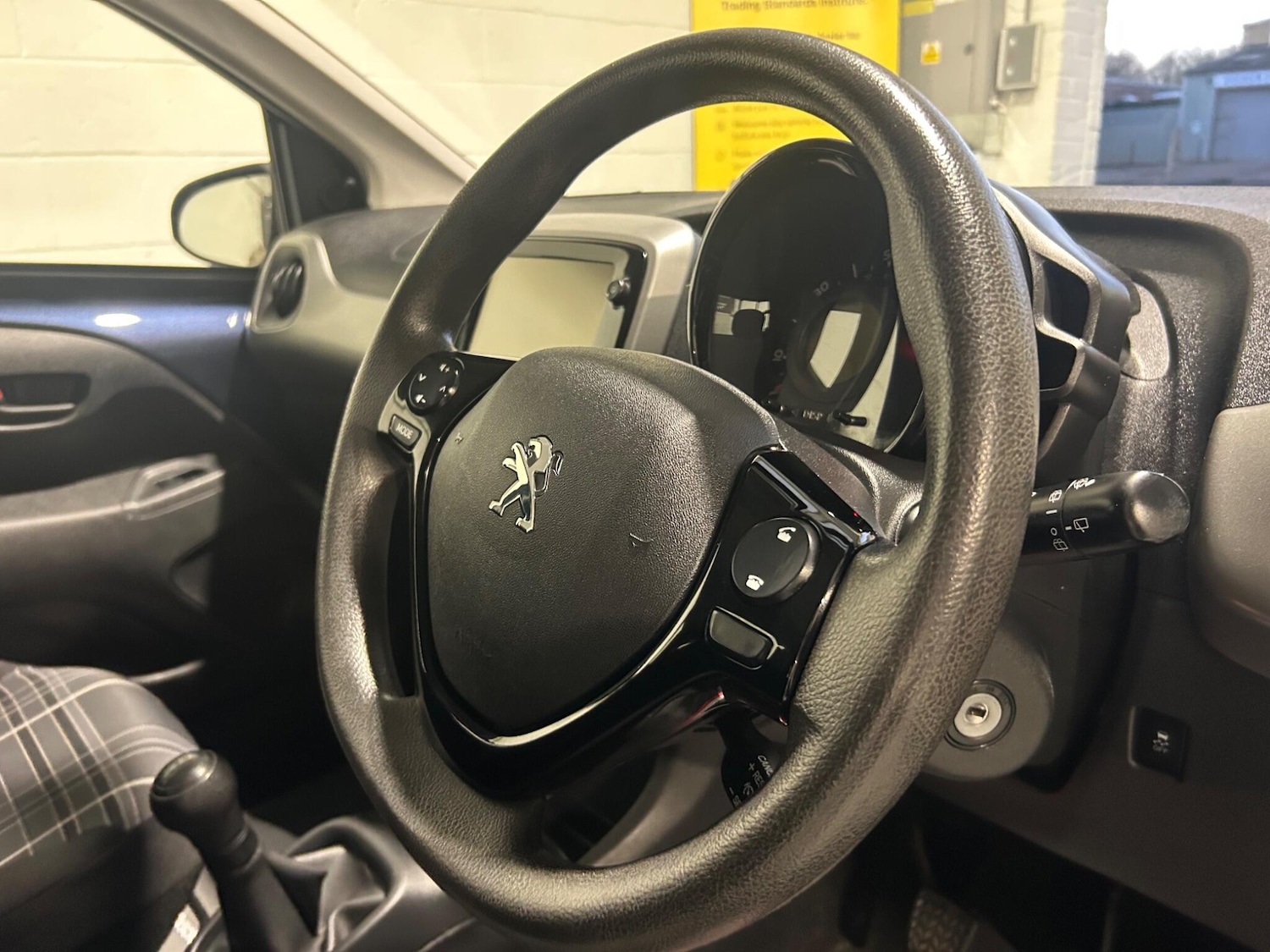 Used Peugeot 108 2017 for sale - 76849866: Photo 32