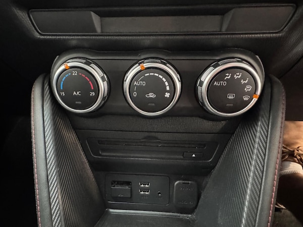 Used Mazda Mazda2 2015 for sale - 76167342: Photo 24