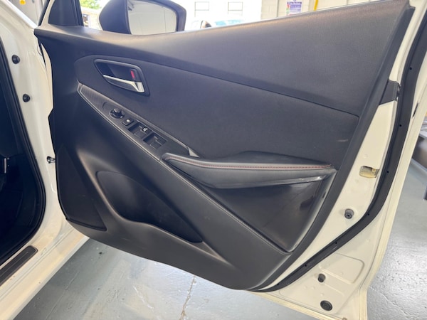 Used Mazda Mazda2 2015 for sale - 76167342: Photo 29