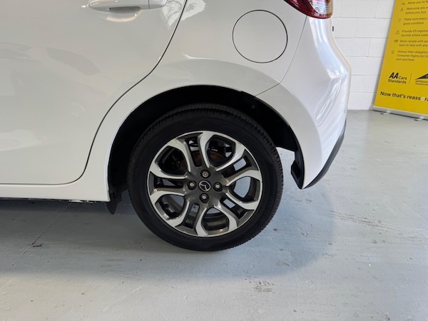 Used Mazda Mazda2 2015 for sale - 76167342: Photo 32