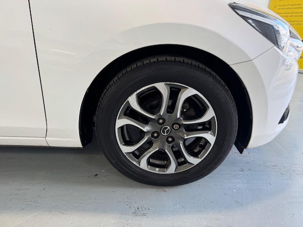 Used Mazda Mazda2 2015 for sale - 76167342: Photo 33