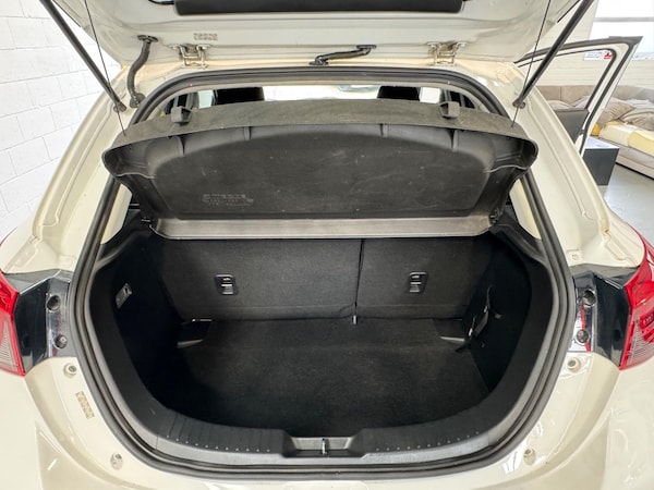 Used Mazda Mazda2 2015 for sale - 76167342: Photo 38