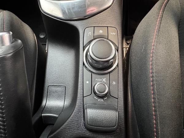 Used Mazda Mazda2 2015 for sale - 76167342: Photo 9
