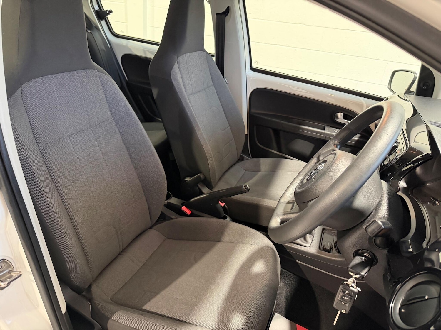 Used Volkswagen up! 2014 for sale - 76759642: Photo 11