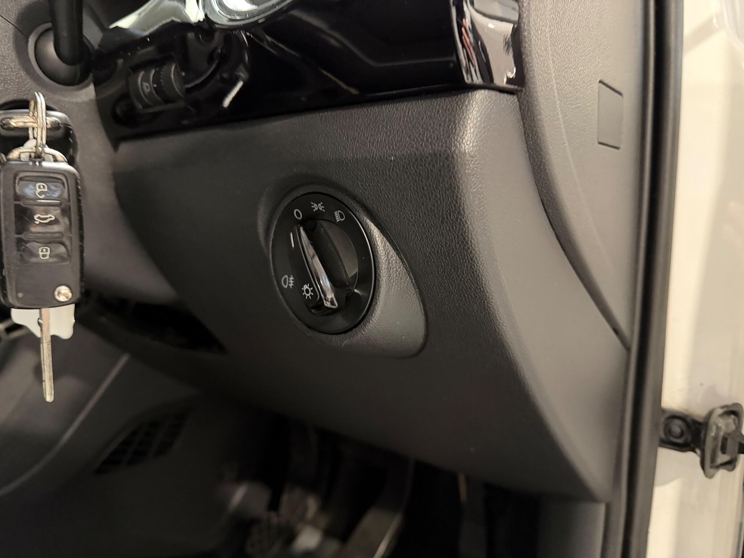 Used Volkswagen up! 2014 for sale - 76759642: Photo 15