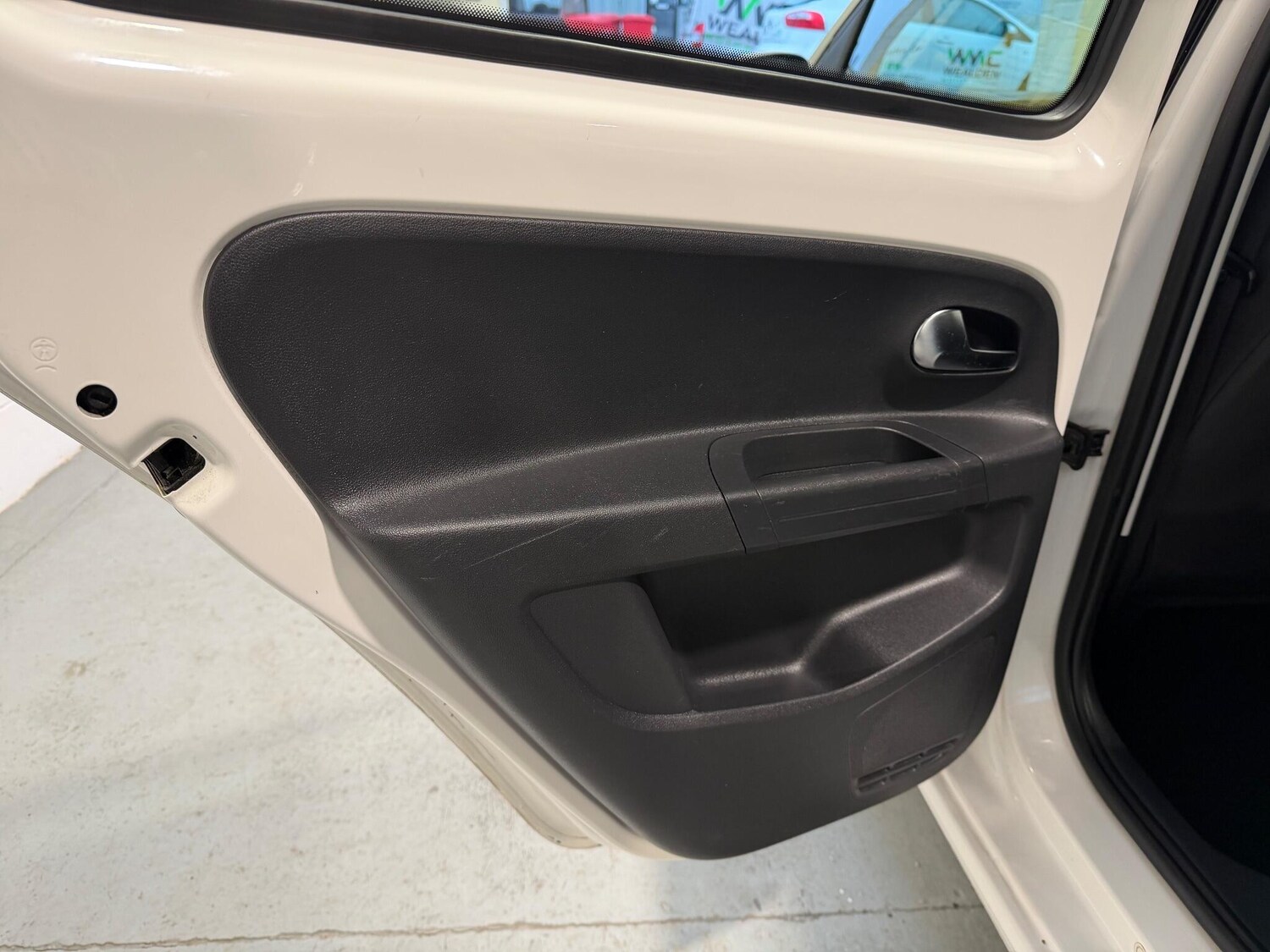 Used Volkswagen up! 2014 for sale - 76759642: Photo 18