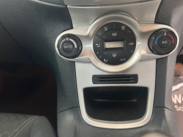 Used Ford Fiesta 2011 for sale - 76318209: Photo 14