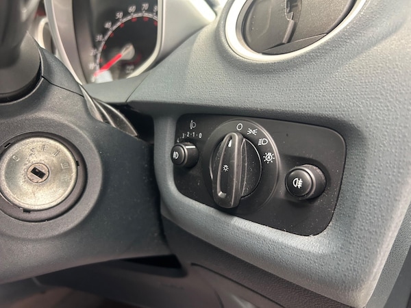 Used Ford Fiesta 2011 for sale - 76318209: Photo 15