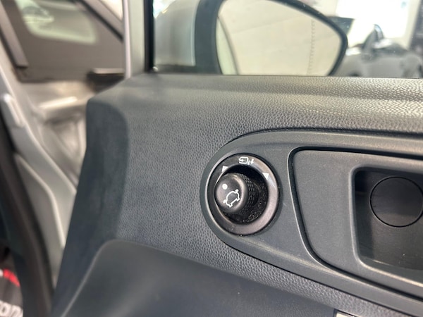 Used Ford Fiesta 2011 for sale - 76318209: Photo 16