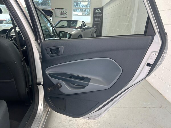 Used Ford Fiesta 2011 for sale - 76318209: Photo 18