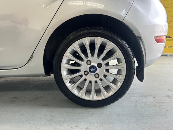 Used Ford Fiesta 2011 for sale - 76318209: Photo 22