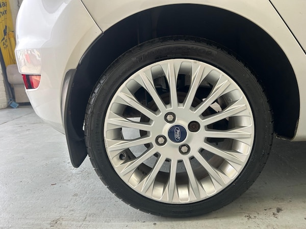 Used Ford Fiesta 2011 for sale - 76318209: Photo 23