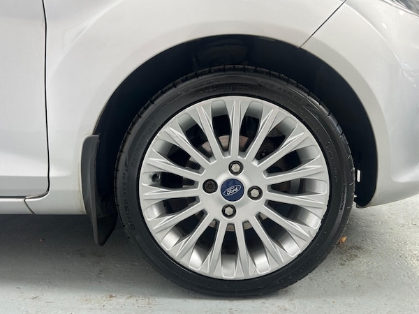Used Ford Fiesta 2011 for sale - 76318209: Photo 24