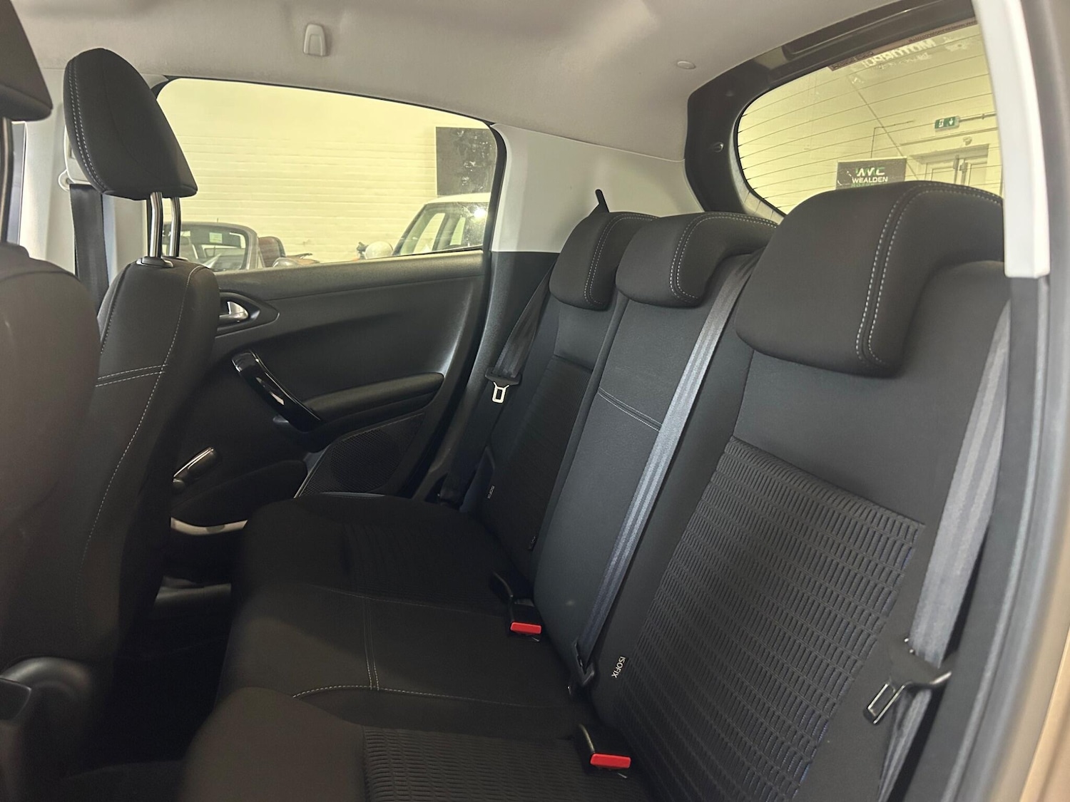 Used Peugeot 208 2014 for sale - 76850378: Photo 15