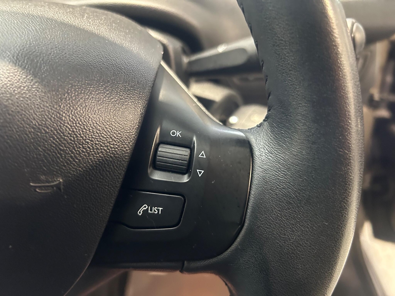 Used Peugeot 208 2014 for sale - 76850378: Photo 19