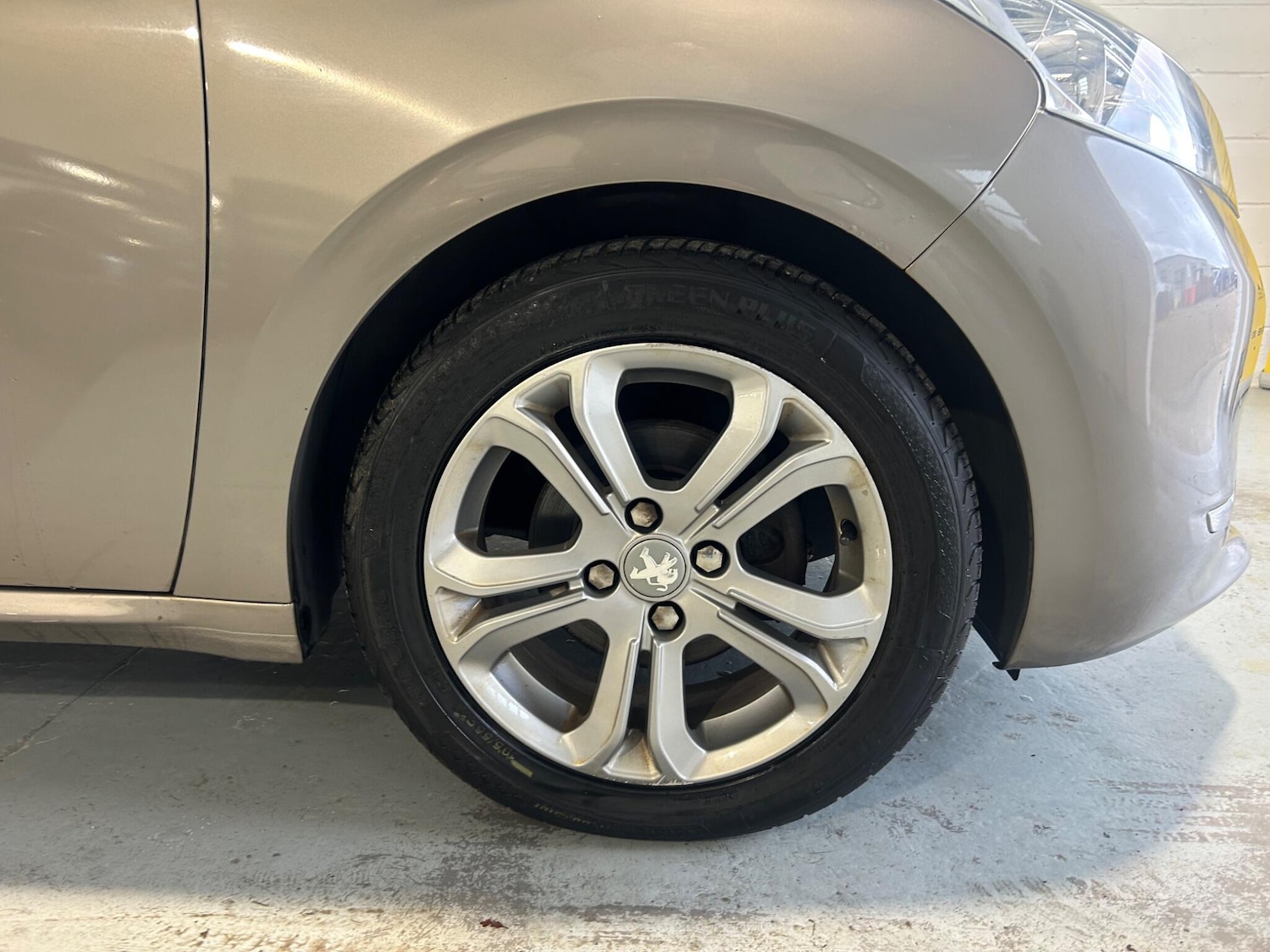 Used Peugeot 208 2014 for sale - 76850378: Photo 25