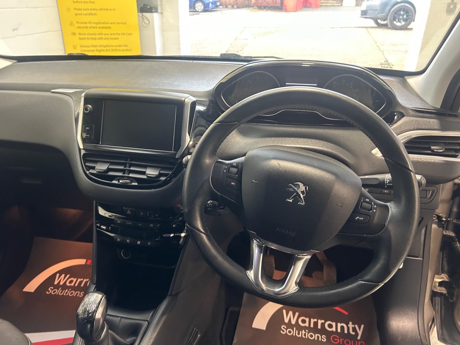 Used Peugeot 208 2014 for sale - 76850378: Photo 34