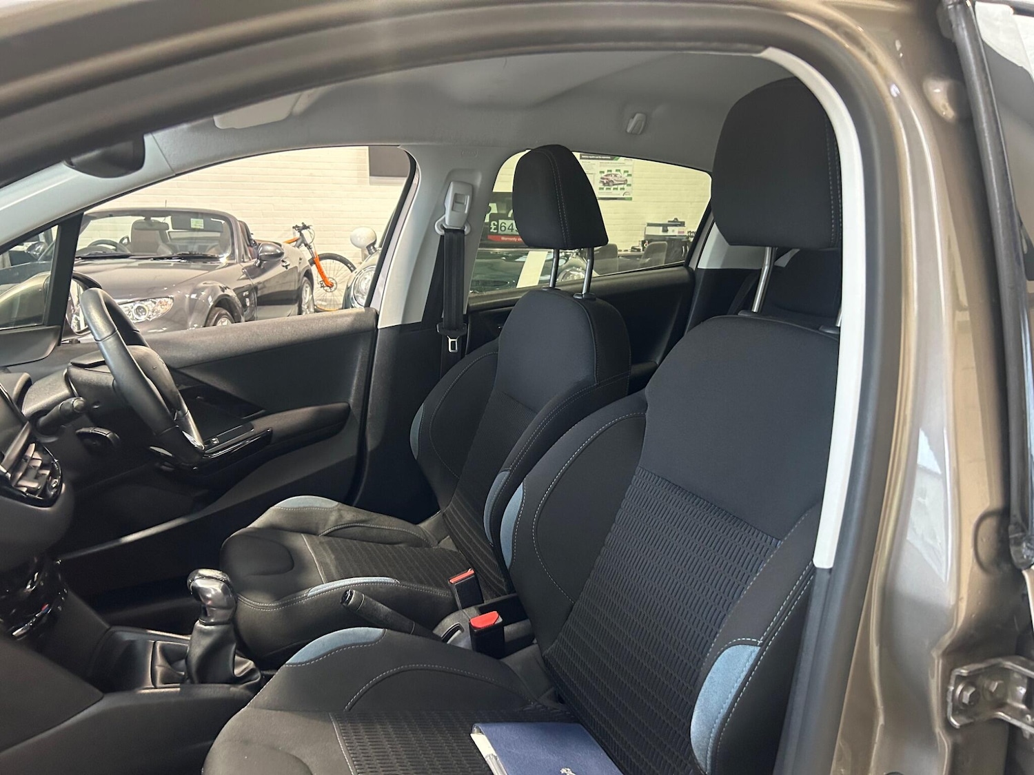 Used Peugeot 208 2014 for sale - 76850378: Photo 37