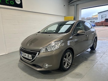Used Peugeot 208 2014 for sale - 76850378: Photo